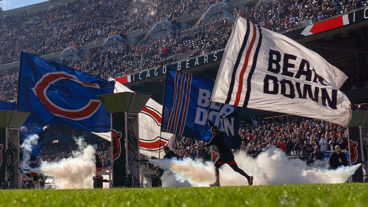Commanders vs. Bears NFL Weather Report: Strong Chicago Winds Will Impact Thursday Night Football article feature image