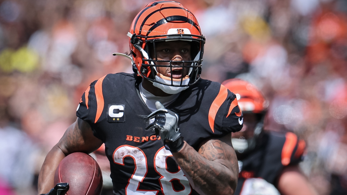 Dolphins vs Bengals Player Props: Joe Mixon, Mike Gesicki Picks on Thursday Night article feature image