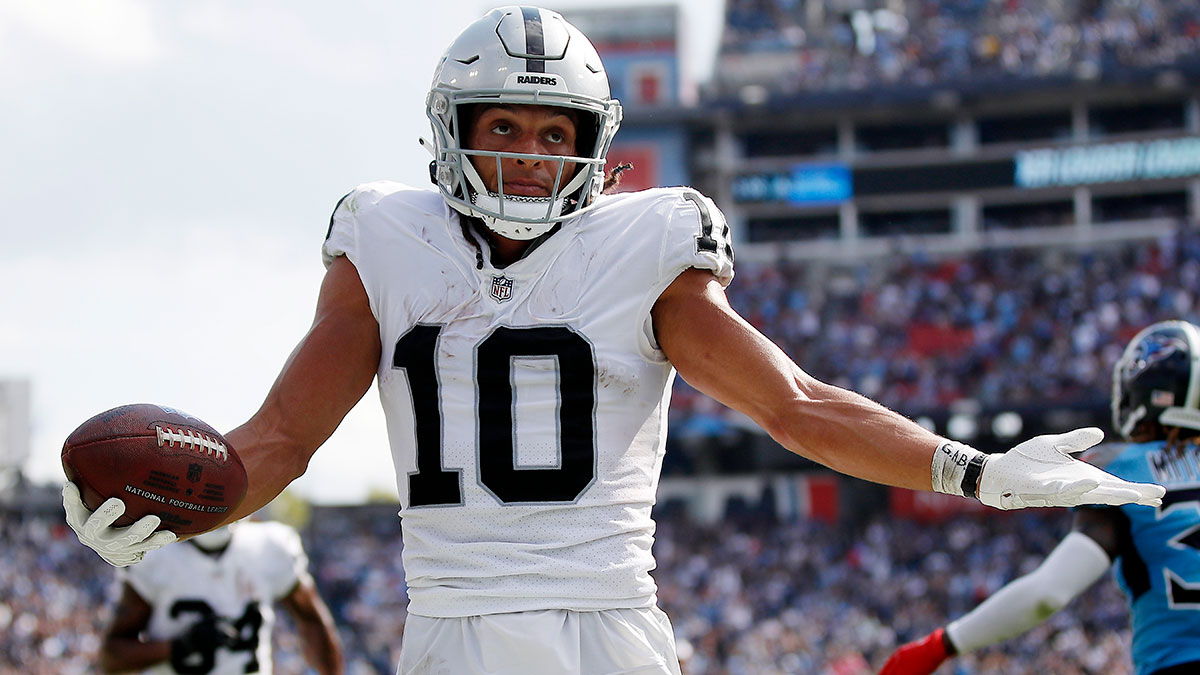 Las Vegas Raiders wide receiver Mack Hollins runs for a touchdown