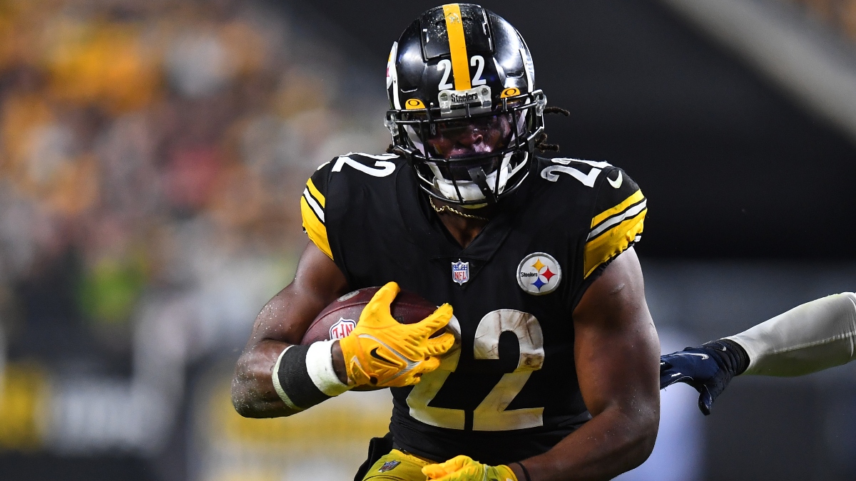 Najee Harris Player Props: Expert Bets RB for Raiders vs Steelers article feature image
