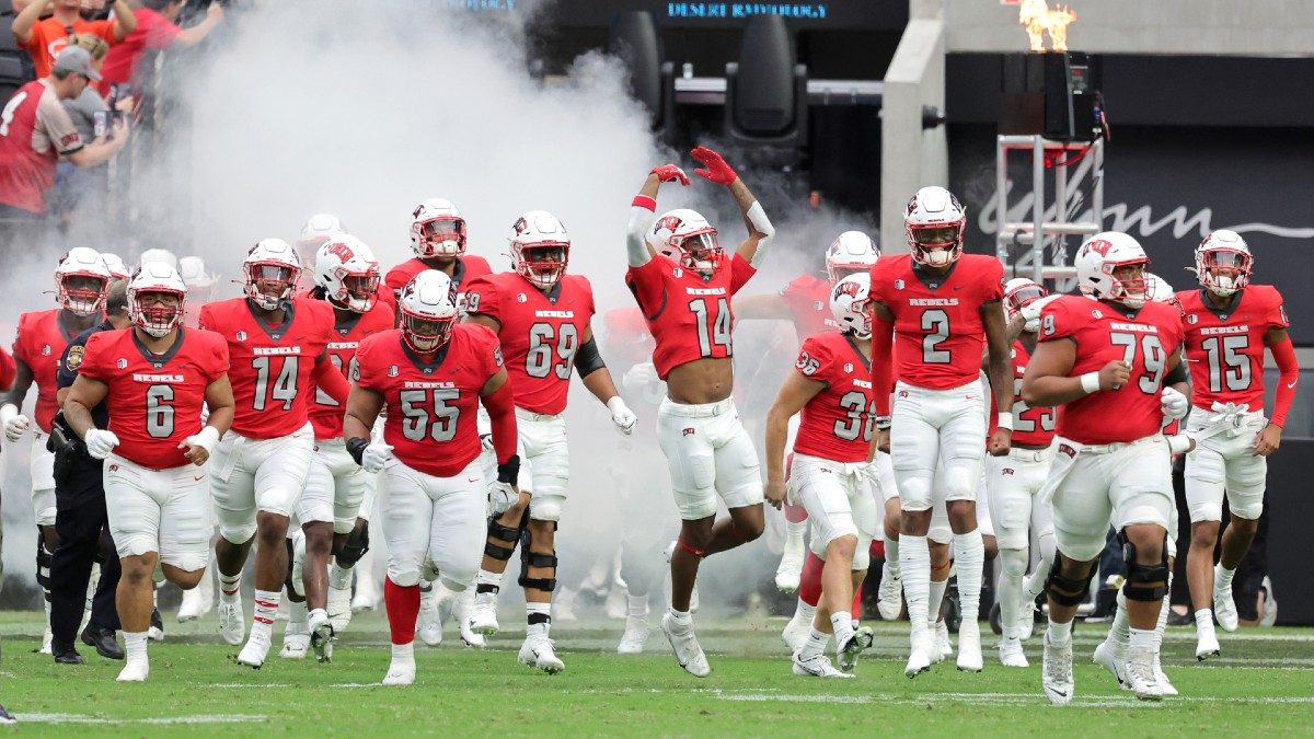 College Football Best Bets: 5 Picks for Friday Night, Featuring New Mexico vs. UNLV & Middle Tennessee vs. UTSA (Sept. 30) article feature image