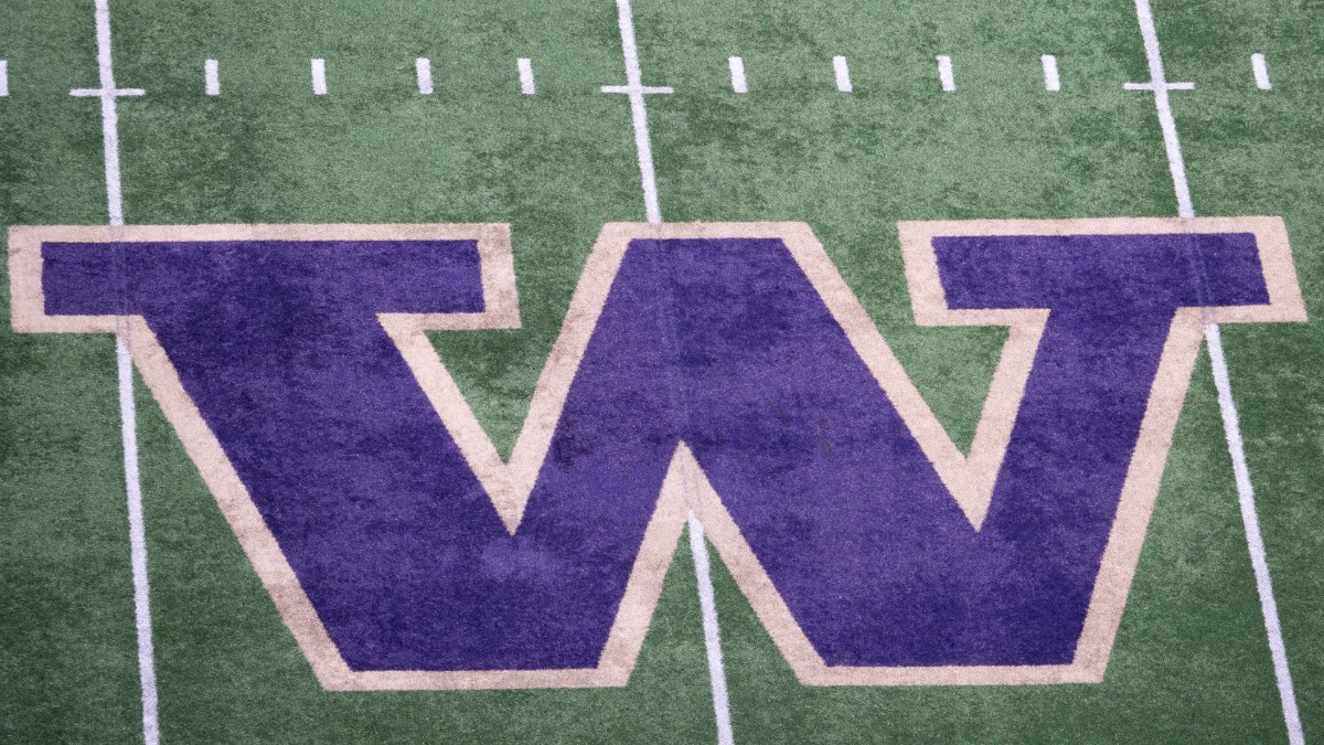 Kent State vs. Washington Odds & Picks: Betting Value on Week 1 Over/Under article feature image