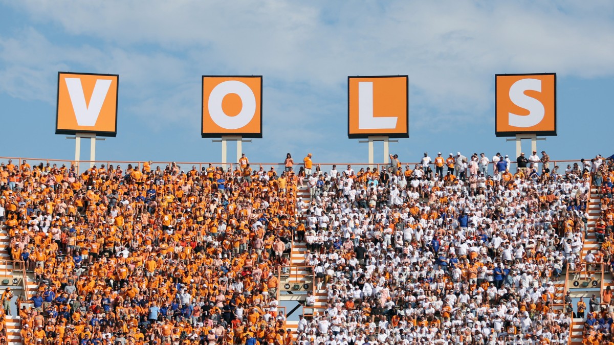 College Football Odds, Picks, Predictions: Saturday’s 4 Best Bets for Week 6’s Noon Games, Including Tennessee vs. LSU article feature image