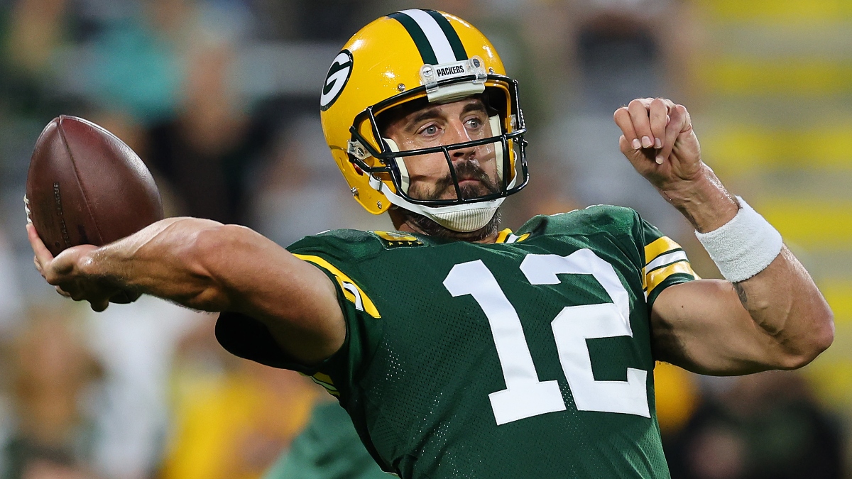 Patriots vs Packers: NFL Odds & Picks article feature image