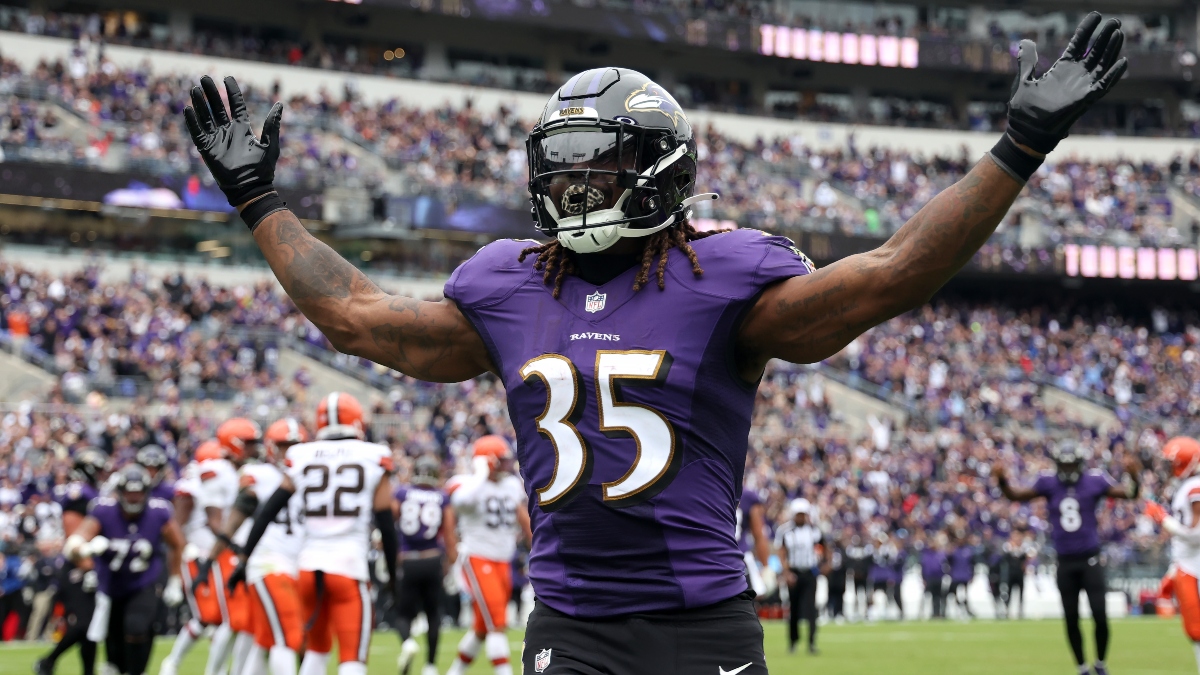 Fantasy Football Advice for Gus Edwards, Kenyan Drake: Which Ravens Running Back Is the Better Start? article feature image