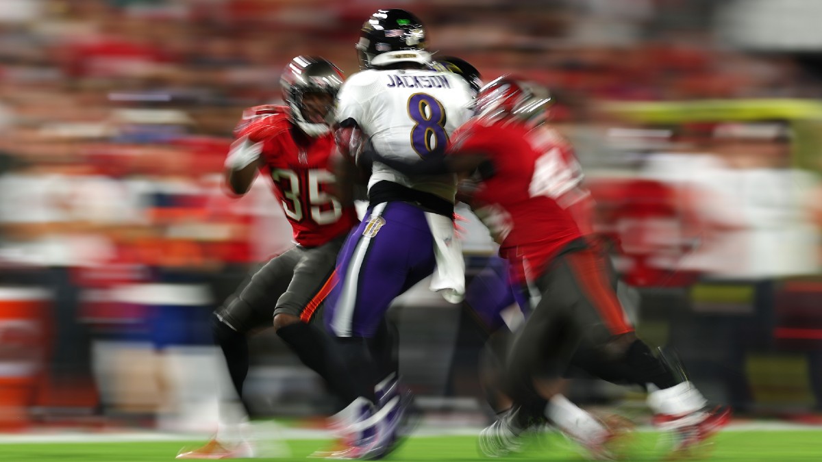 NFL Live Betting Week 8: How We’re Live Betting Ravens-Bucs on Thursday Night Football article feature image