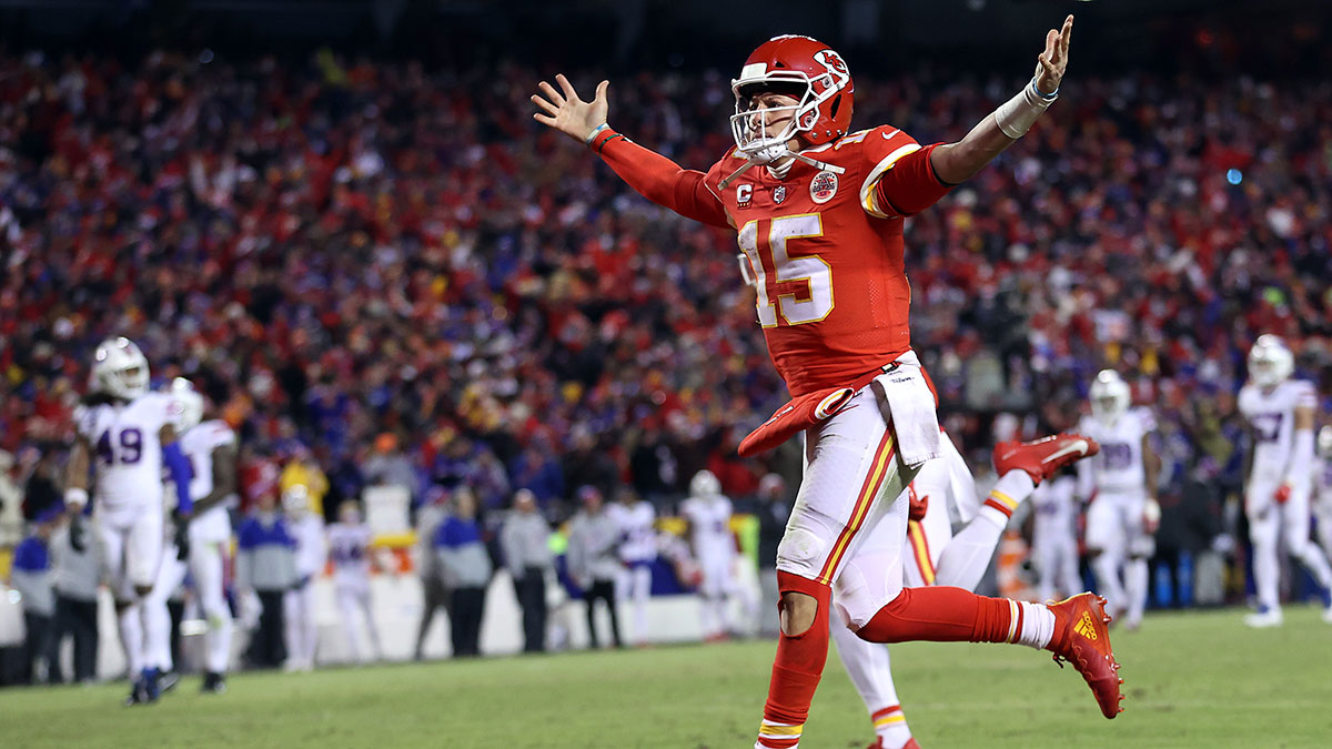 NFL Week 6 Player Props for Patrick Mahomes, Jeff Wilson & Kirk Cousins article feature image