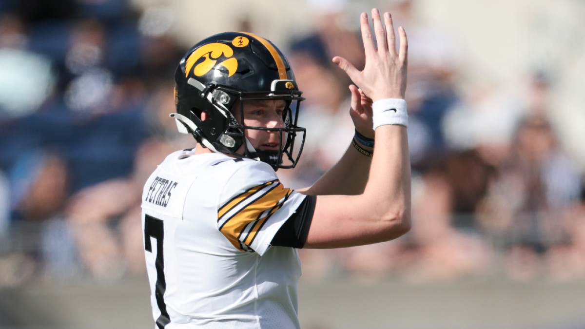 Iowa vs. Northwestern Over/Under Could Be Lowest College Football Total Ever article feature image