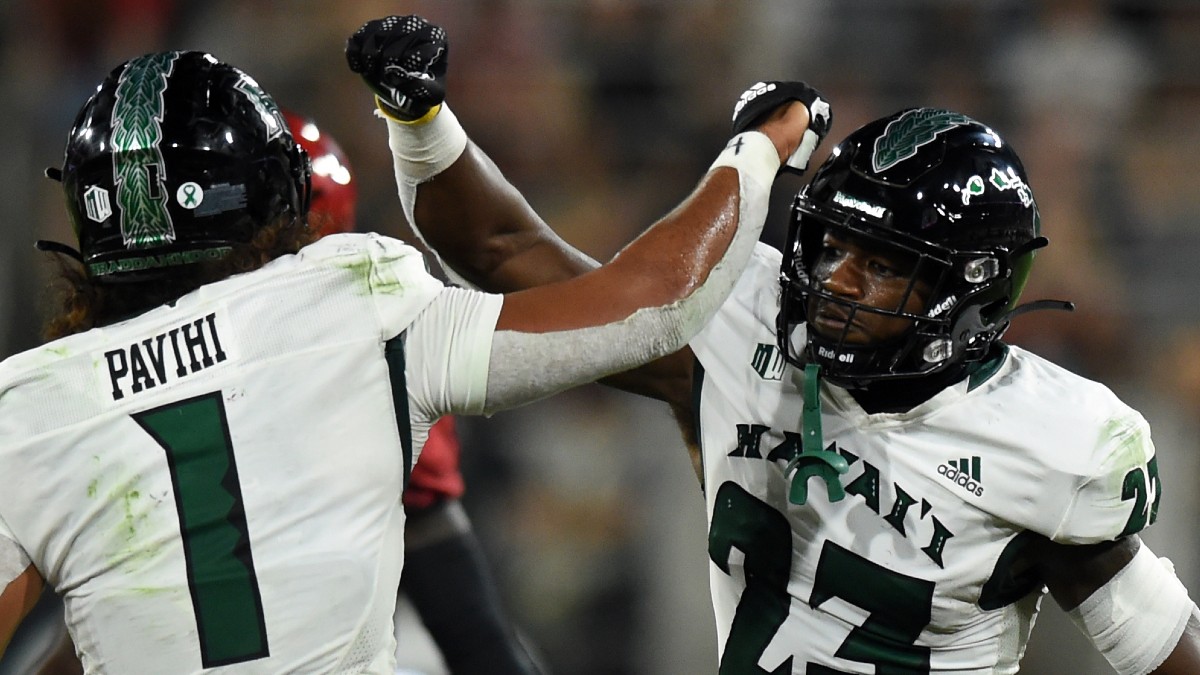 College Football Weather Report: Over/Under Betting Picks for Saturday Week 11, Including Utah State vs Hawaii article feature image