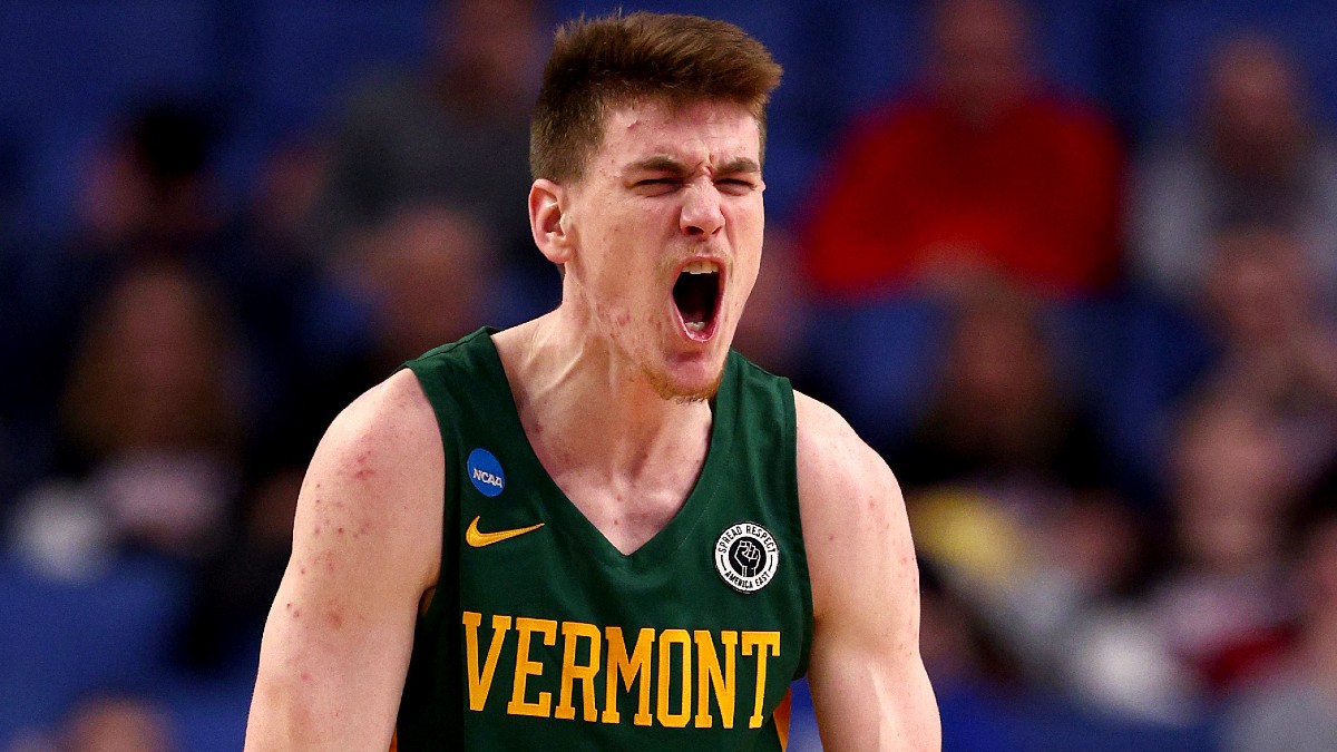 College Basketball Picks: Sharp Over/Under Best Bets for Vermont vs. Saint Mary’s, Bethune-Cookman vs. Indiana article feature image