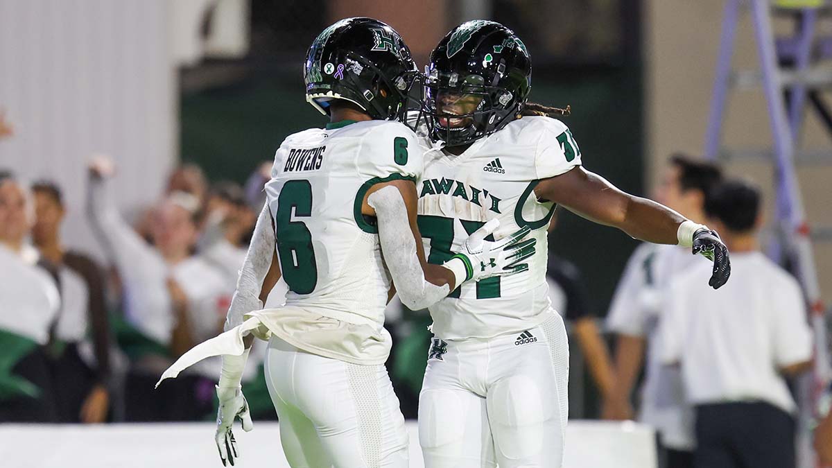 UNLV vs. Hawaii College Football Predictions: Sharp Action on the Last Late-Night Hawaii Game of the Season article feature image