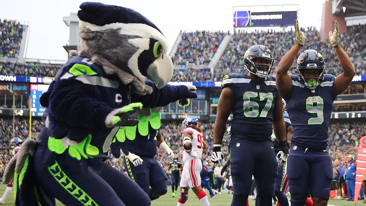 Seahawks vs 49ers Odds & Picks | How to Bet Thursday Night Football article feature image