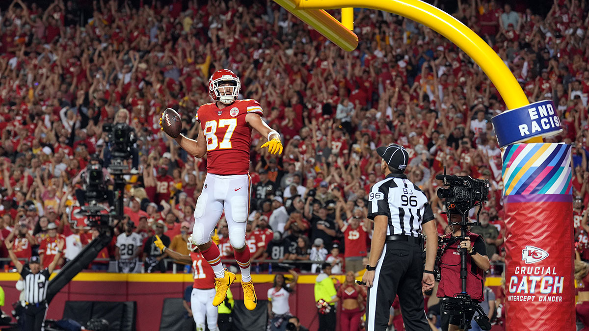 Titans vs Chiefs Same Game Parlay: Travis Kelce, Isiah Pacheco Player Props, More article feature image