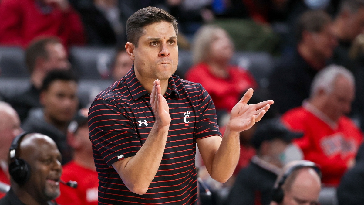 Eastern Kentucky vs. Cincinnati Odds, Picks: College Basketball Betting Predictions for Sunday (Nov. 13) article feature image