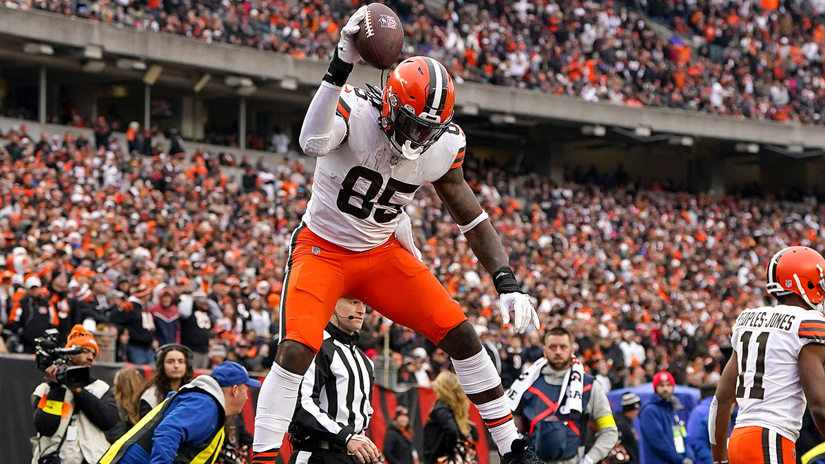 Browns vs Ravens Odds & Player Props: Anytime Touchdown Picks for David Njoku, Mark Andrews article feature image