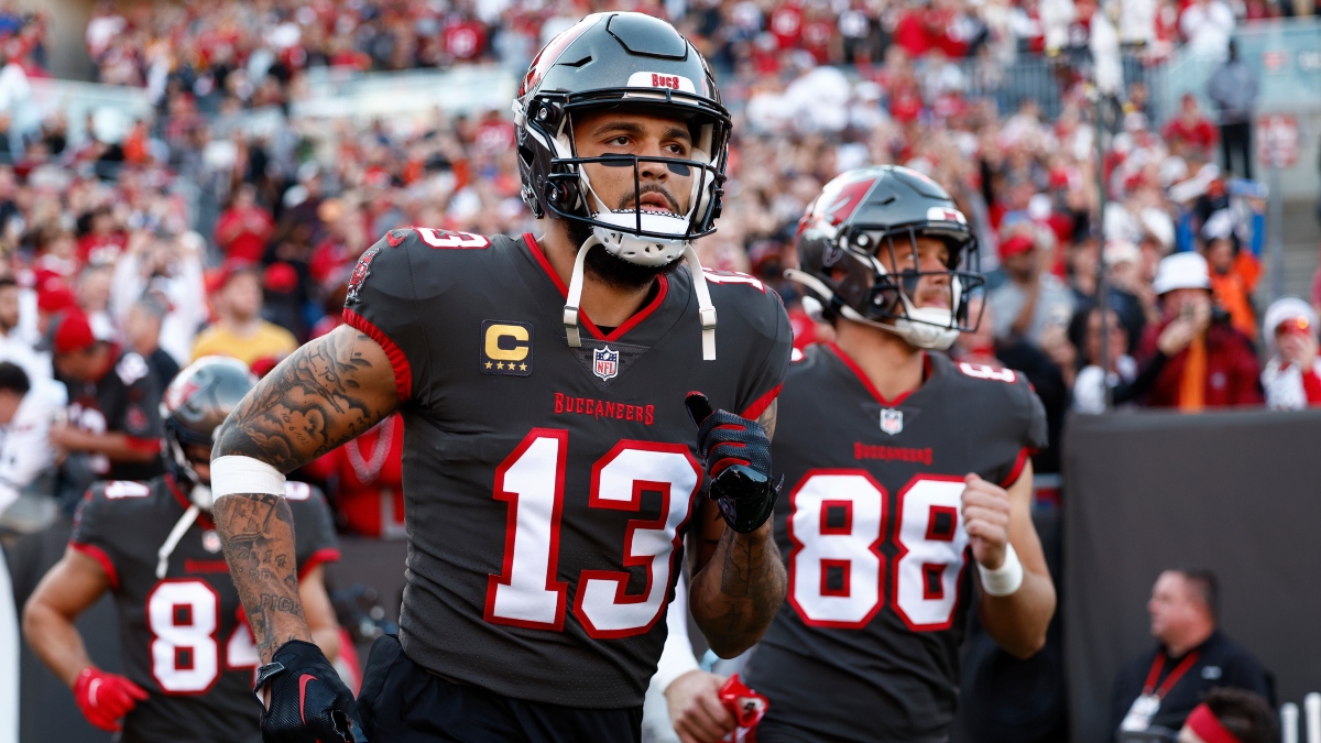 NFL Odds, Picks for Sunday: The Big Buccaneers vs. Cardinals Betting Model Prediction Edge for Christmas Night article feature image