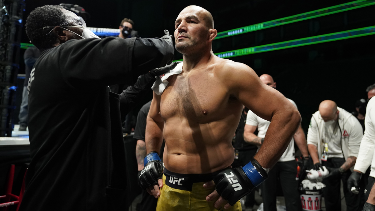 UFC 283 Odds, Pick & Prediction for Glover Teixeira vs. Jamahal Hill: Take Underdog in Main Event (Saturday, January 21) article feature image