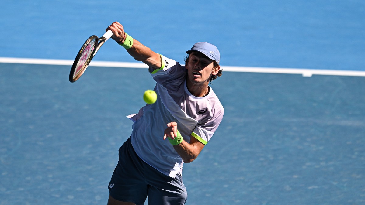 Sunday Australian Open Odds & Picks: Djokovic vs de Minaur, Wolf vs Shelton article feature image