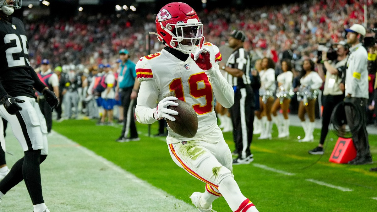NFL Odds, Picks: Saturday’s 75% ATS Playoffs System Bet in Jaguars vs. Chiefs, Giants vs. Eagles article feature image