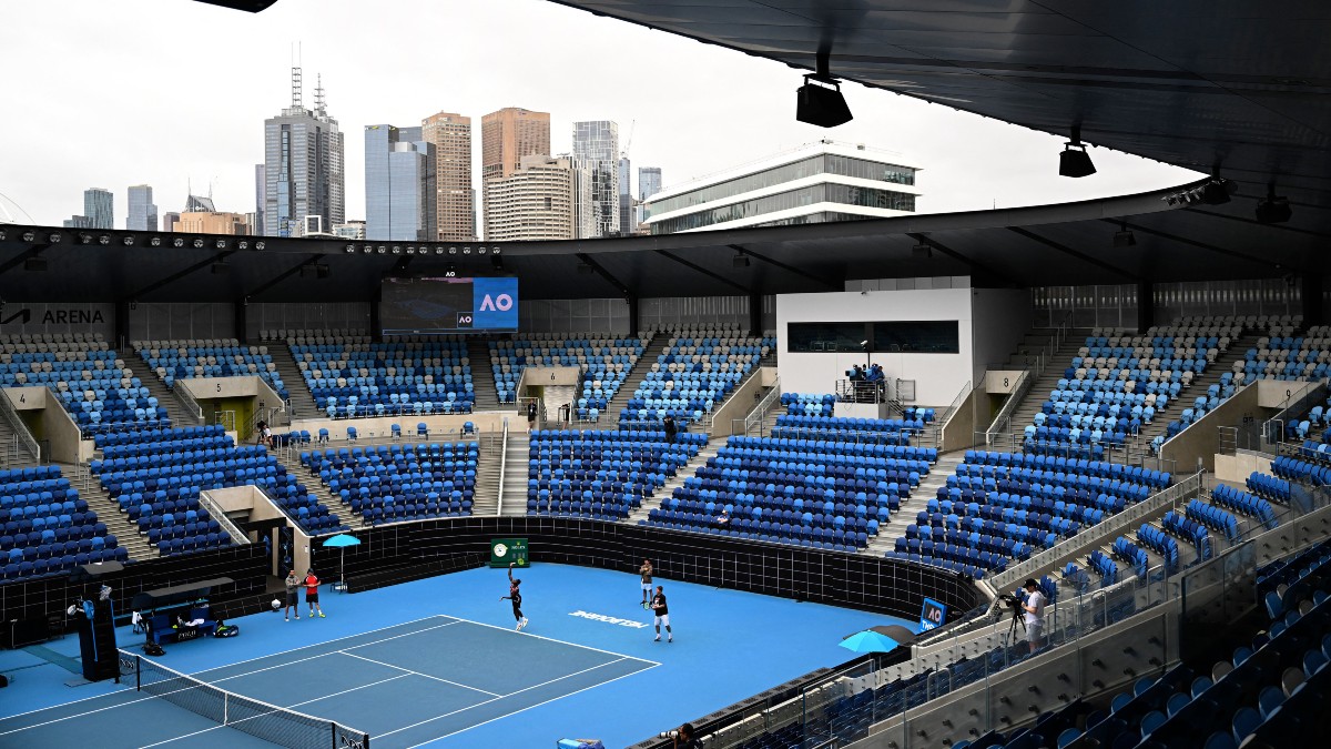 Sunday Australian Open Odds, Match Picks & Predictions article feature image