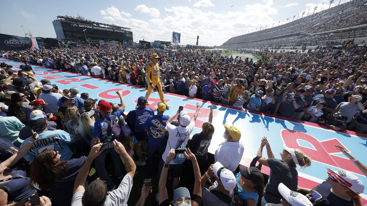 NASCAR Odds, Picks, Predictions: 2 Daytona 500 Prop Bets Showing Big Value article feature image