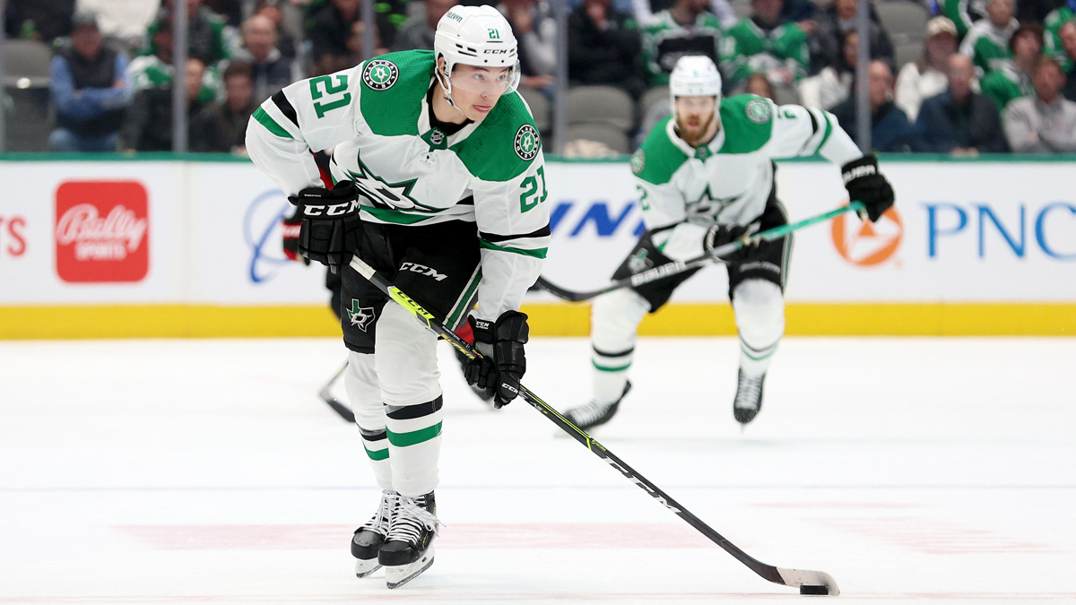 NHL on TNT Best Bets: Multiple Angles for Blackhawks vs. Stars article feature image