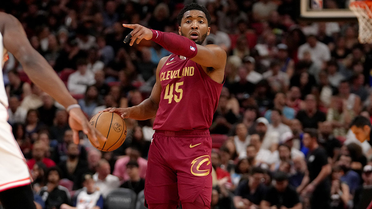 Sunday's NBA Player Props: Picks for Donovan Mitchell, Austin Reaves, More Image