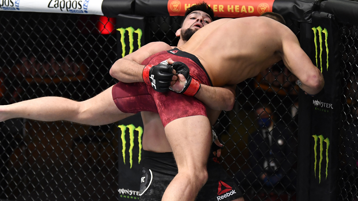 UFC 287 Odds, Pick & Prediction for Chris Curtis vs. Kelvin Gastelum: +150 Play for Featured Prelim (Saturday, April 9) article feature image