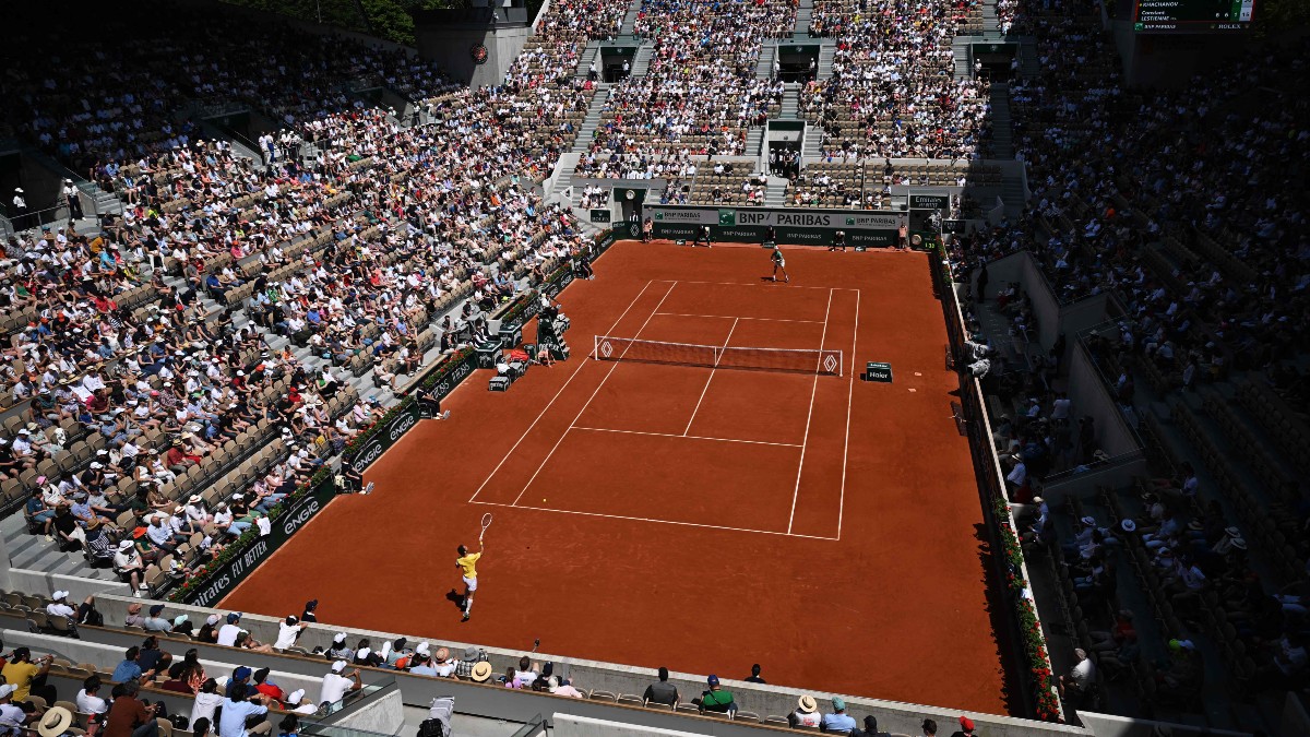 Monday French Open Preview | Odds, Picks & Predictions For First Round Matches article feature image