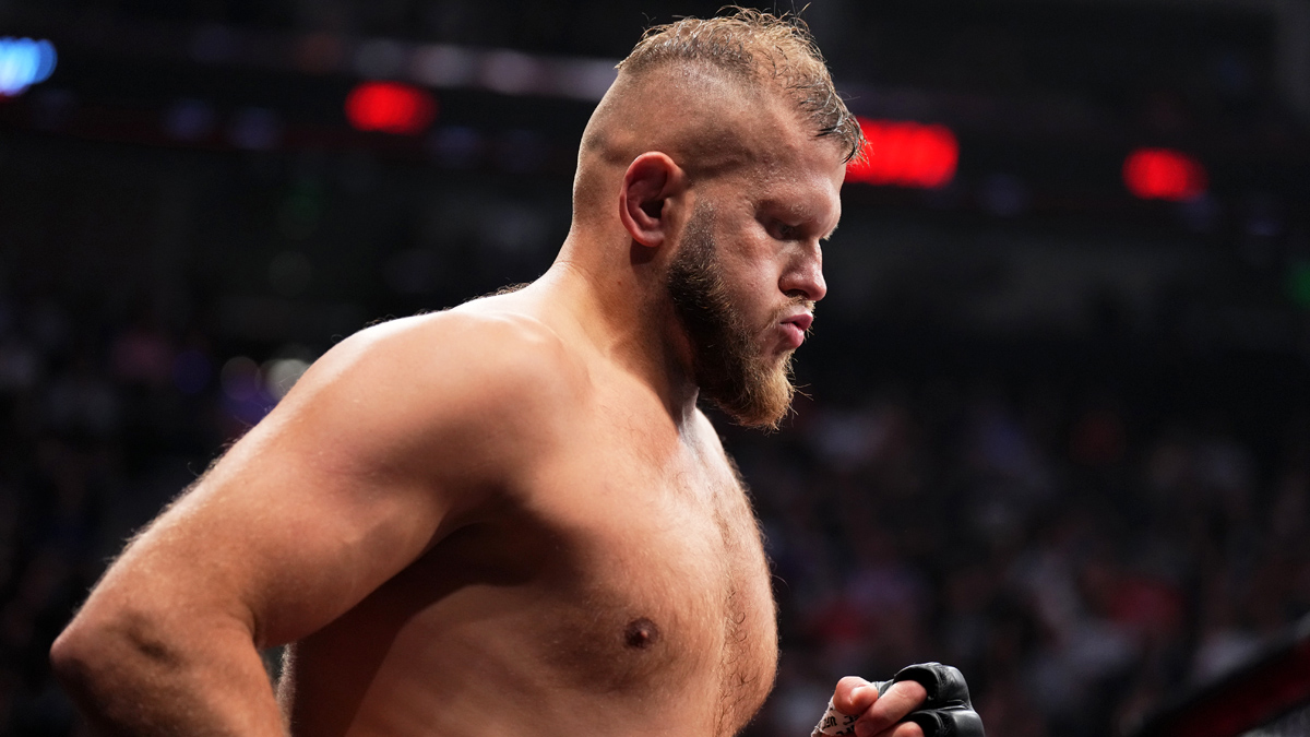 UFC London Odds for Tom Aspinall vs. Marcin Tybura: Live Underdog in Today's Afternoon Headliner Image