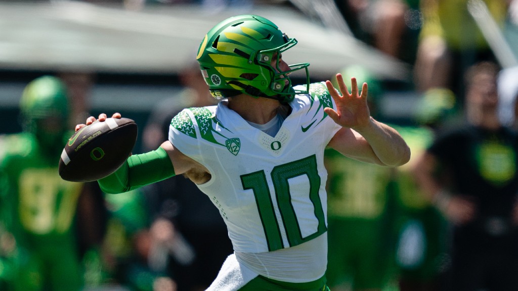 Portland State vs Oregon Odds, Prediction, Picks | College Football Betting Preview (Saturday, Sept. 2) article feature image