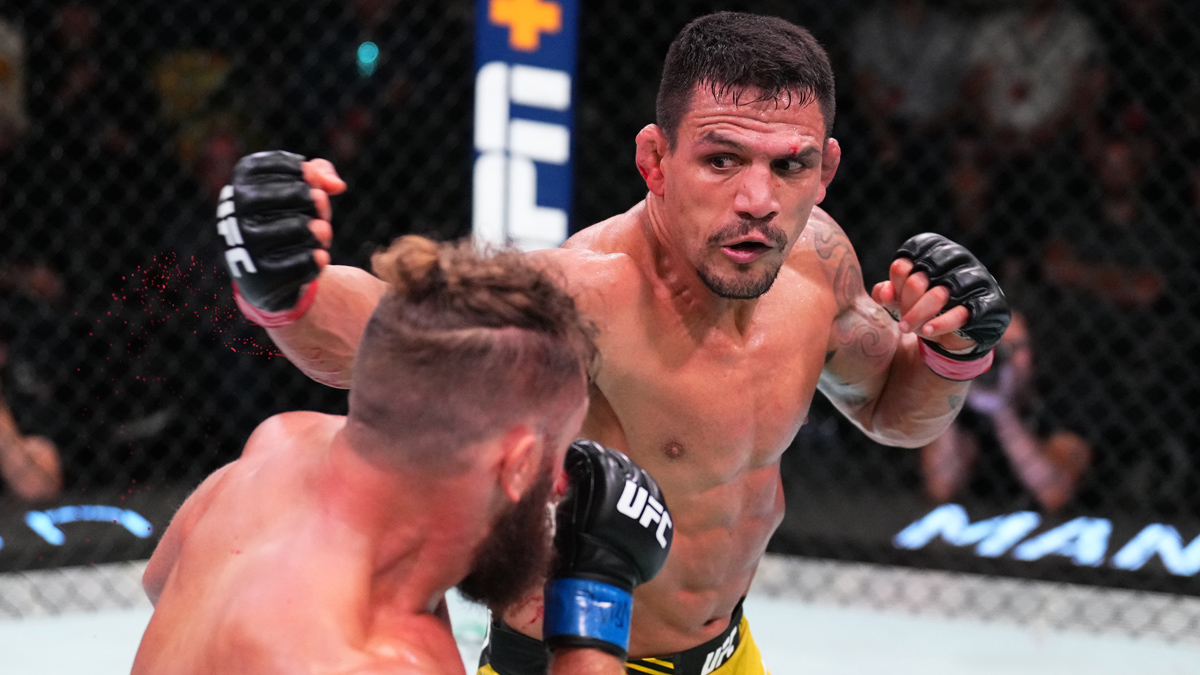 UFC Vegas 78 Odds: Updated Betting Lines for Vicente Luque vs. Rafael dos Anjos (Saturday, August 12) article feature image