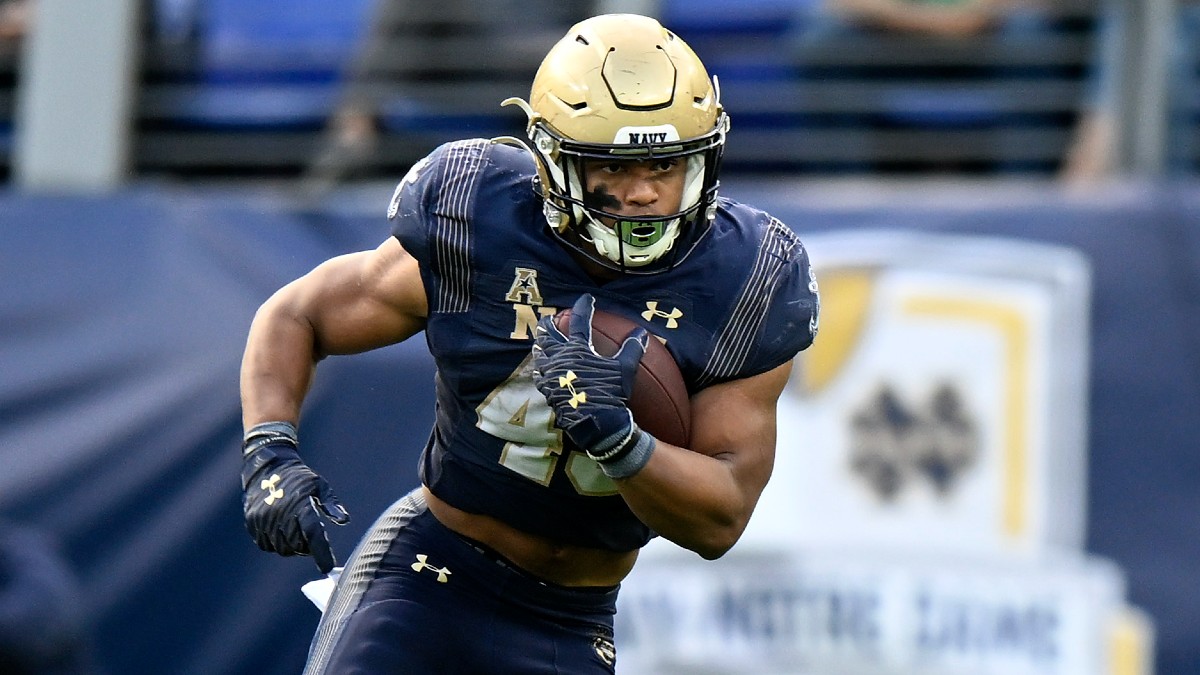 Navy vs. Notre Dame Spread, Prediction | NCAAF Betting Experts Aligned in Week 0 article feature image
