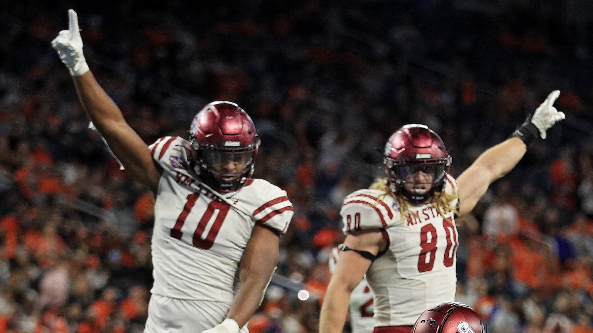 UMass vs New Mexico State Pick | College Football ATS Prediction article feature image