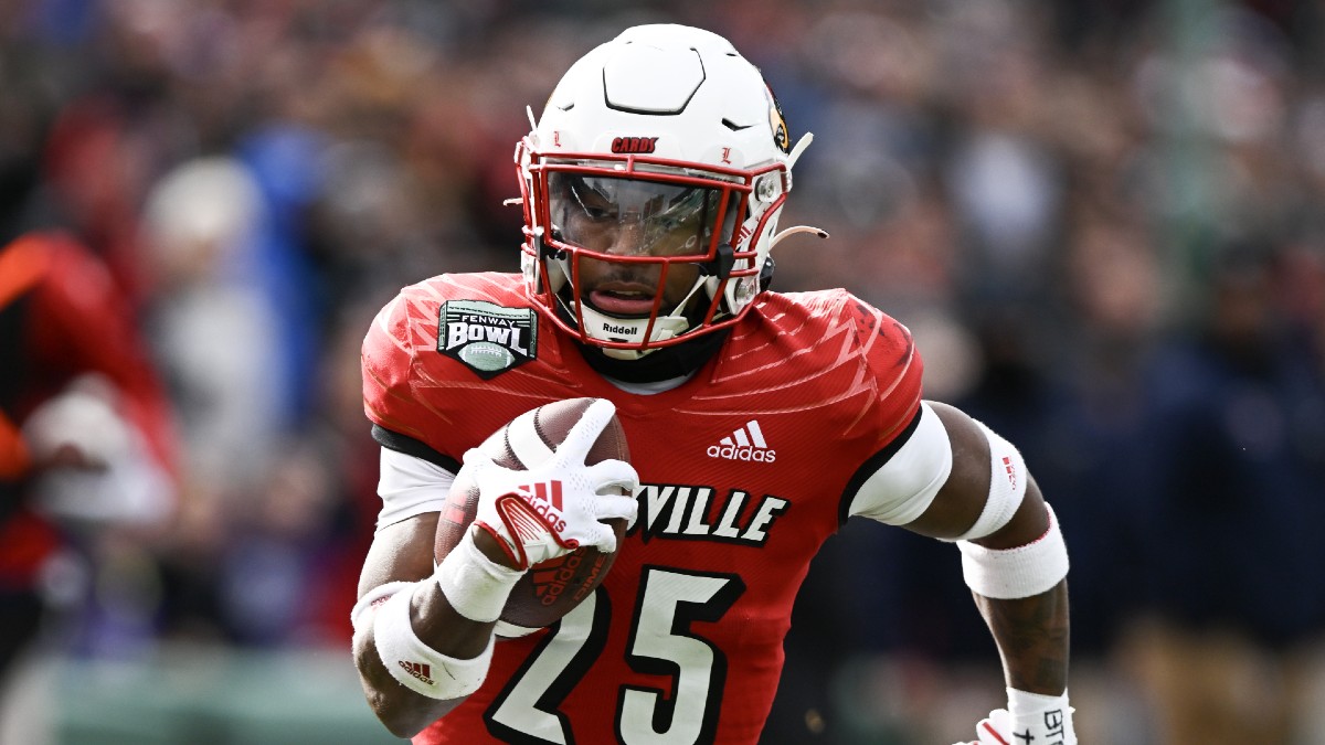 College Football Odds, Picks for Louisville vs. Georgia Tech article feature image