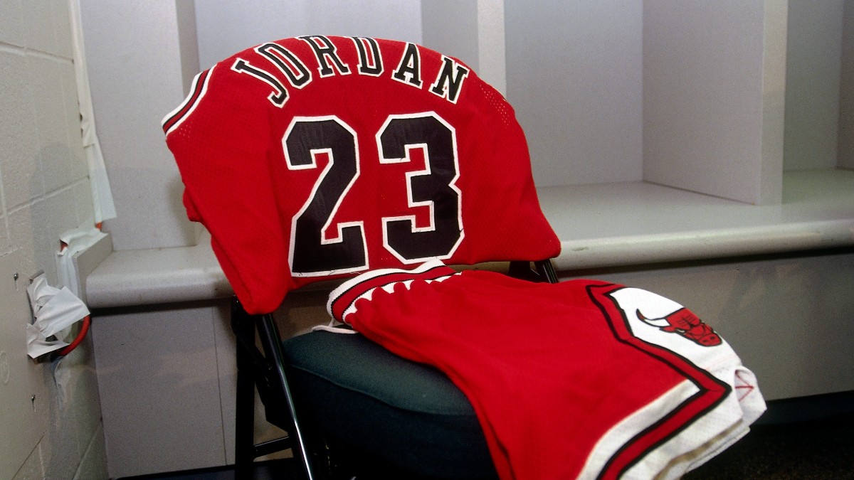 Michael Jordan Jersey Scam: Did Fraudsters Create Fake Foundation Under Dead Photographer’s Name To Inflate Its Value? article feature image