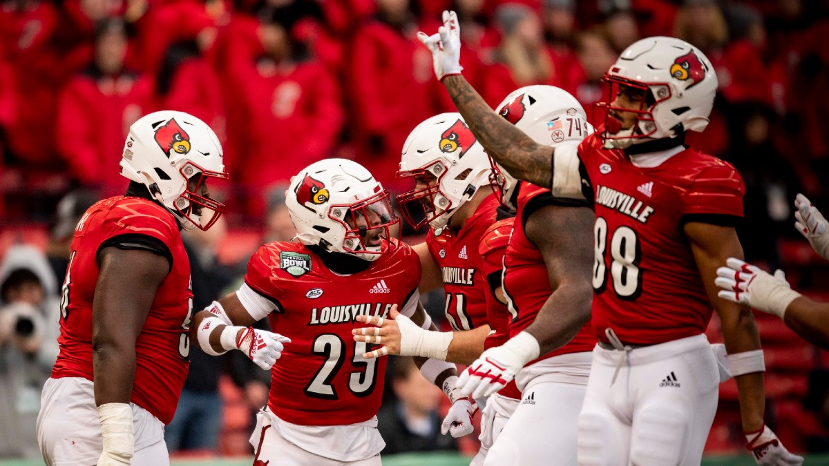 College Football Odds, Early Bets: 2 Picks for Week 1, Including Louisville vs. Georgia Tech, Northwestern vs. Rutgers article feature image