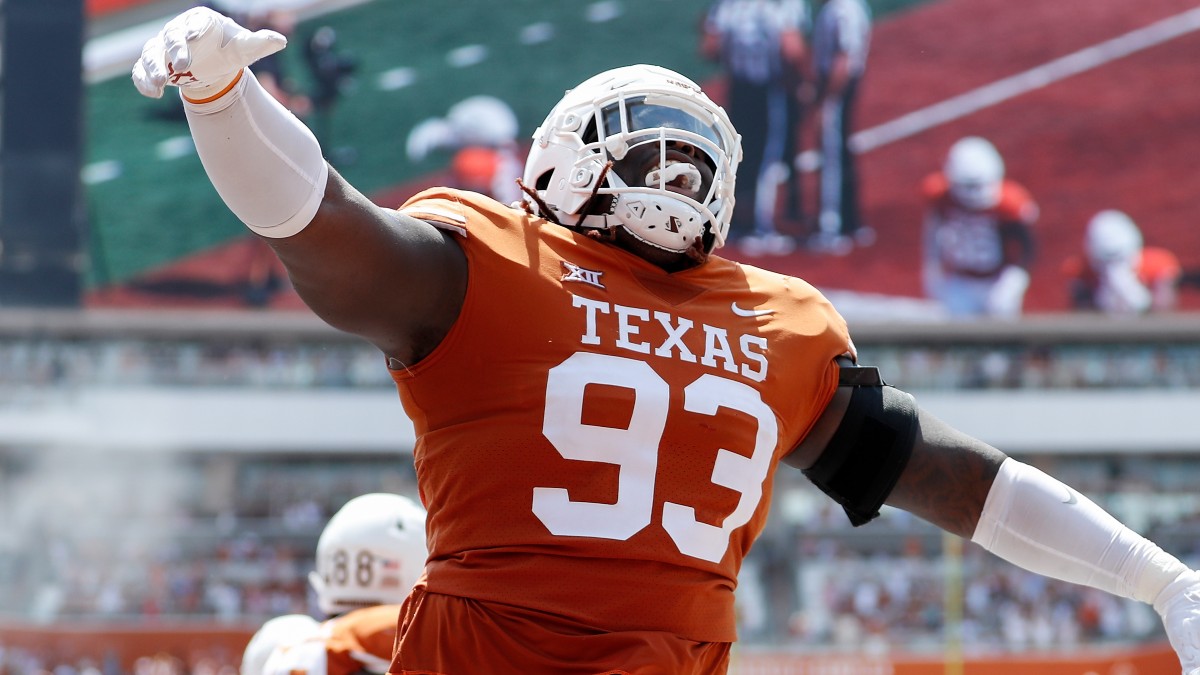 Longhorns DL T'Vondre Sweat Announces 2023 Return - Sports