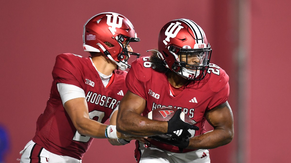 Louisville vs Indiana football score? U of L wins at Lucas Oil Stadium