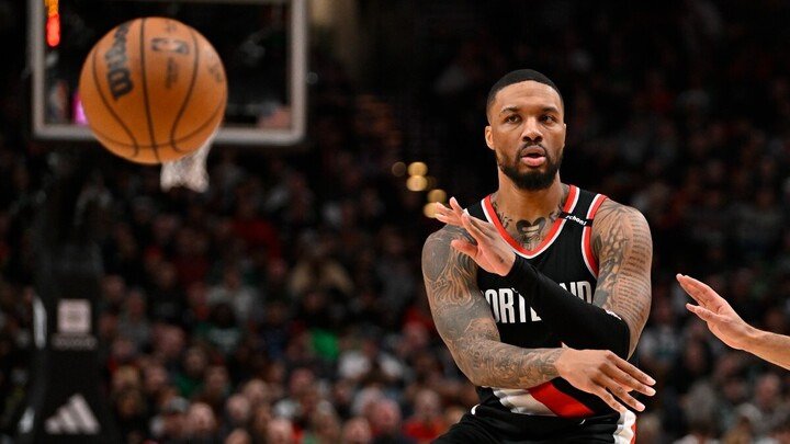 Damian Lillard Trade: Giannis New Co-Favorite to Win MVP article feature image