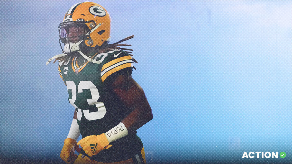 Download Aaron Jones of the Green Bay Packers Wallpaper