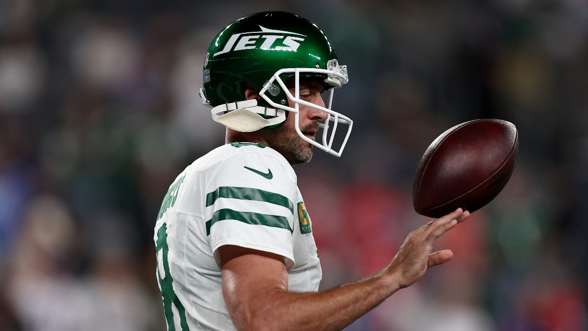 How Sportsbooks Are Rating Aaron Rodgers’ Injury in Jets vs. Cowboys article feature image