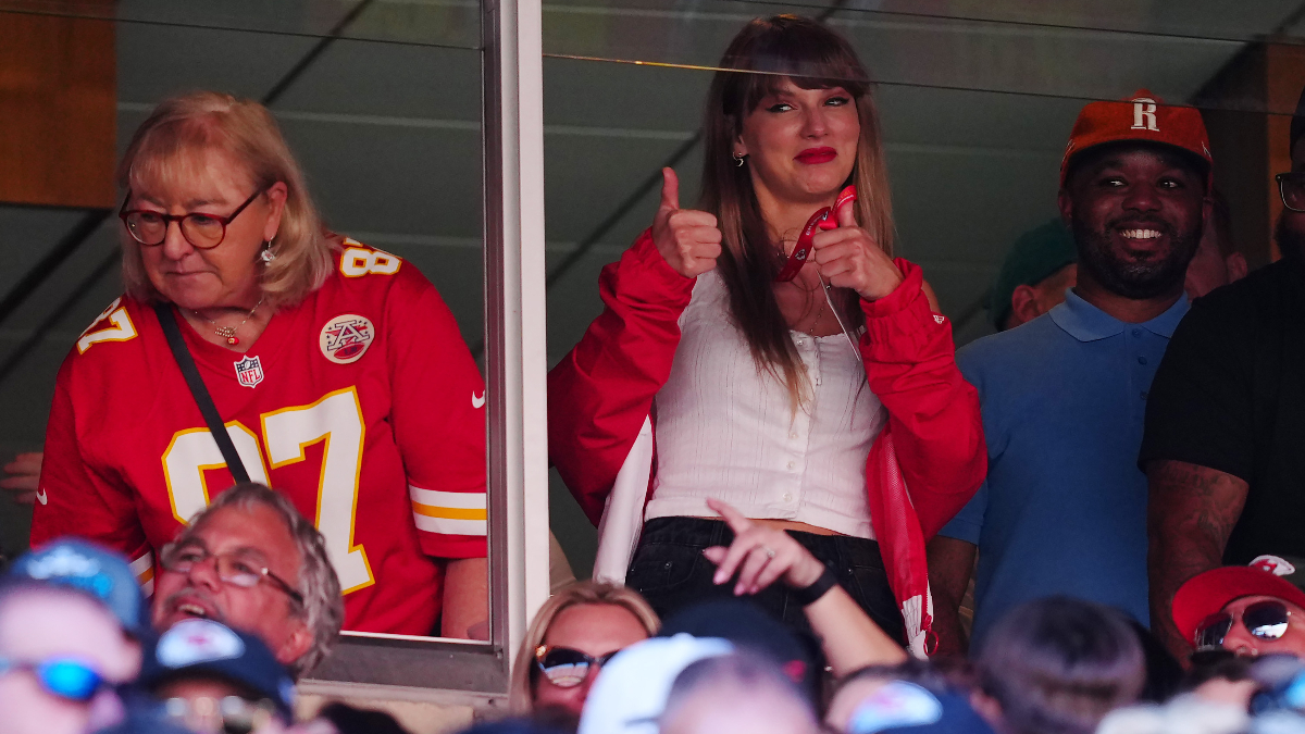 Taylor Swift Celebrates Travis Kelce’s Touchdown — What Were the Odds? article feature image