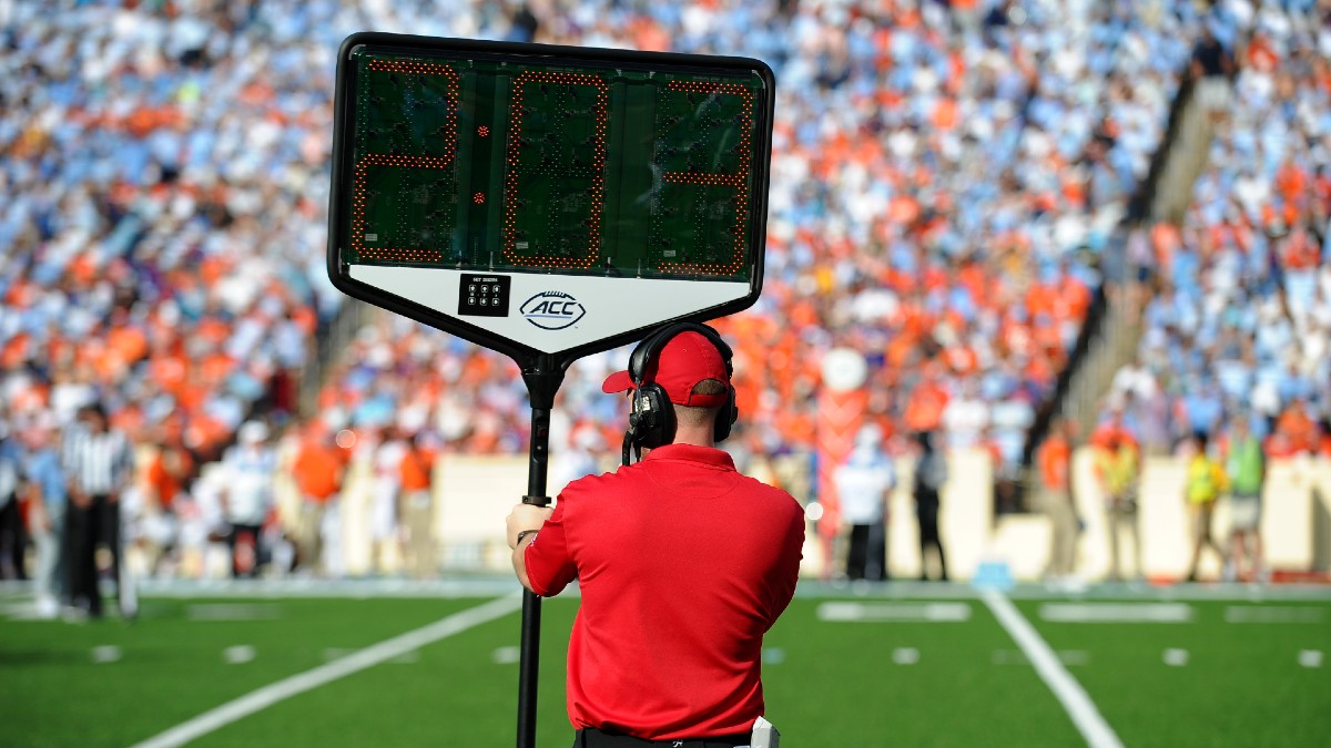 Do College Football Coaches Like New Clock Rules? Most With an Opinion Say ‘No’ article feature image