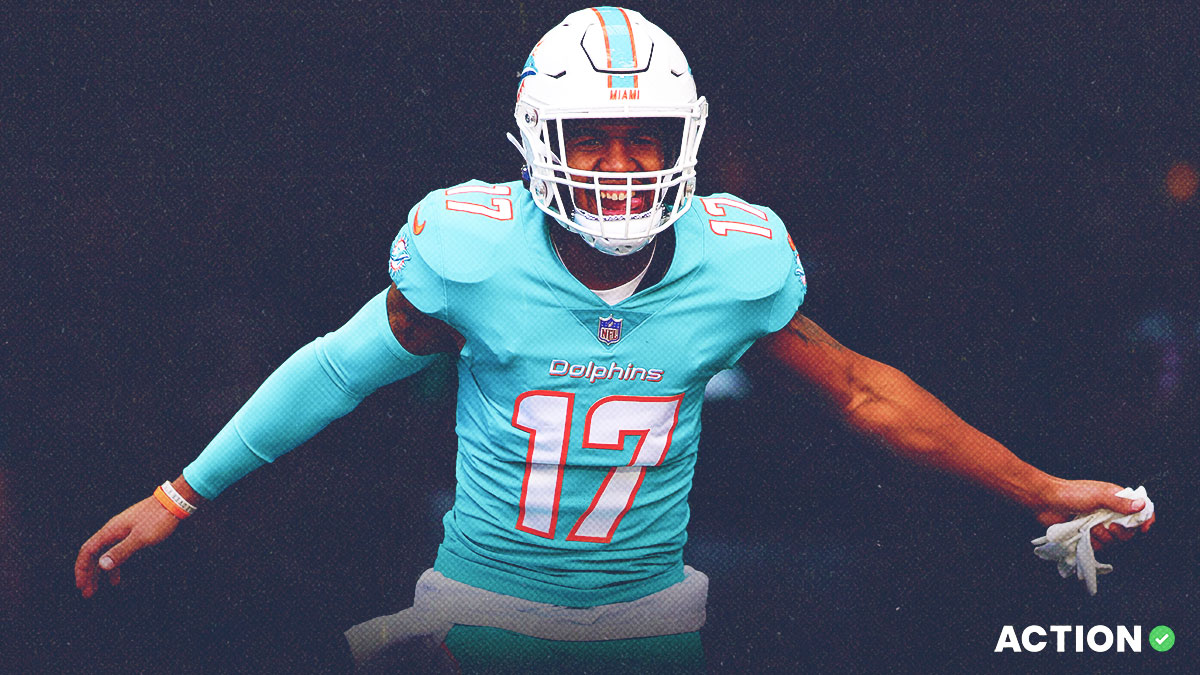 Anytime Touchdown Prop Picks: Bet Hunter Henry, Jaylen Waddle in Dolphins vs Patriots article feature image