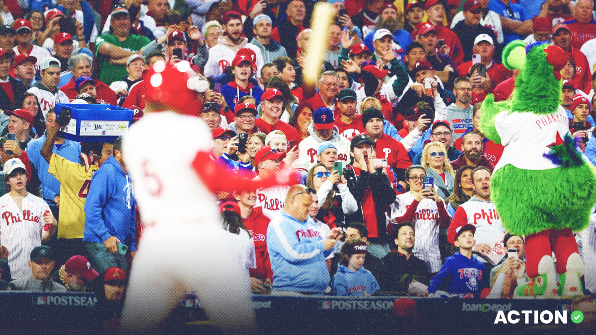 Fans cheer on Arizona Diamondbacks vs. Philadelphia Phillies: photos