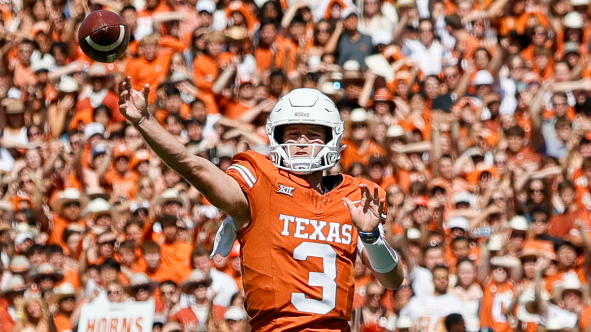 Texas vs Houston Picks & Odds: How to Bet the Longhorns article feature image