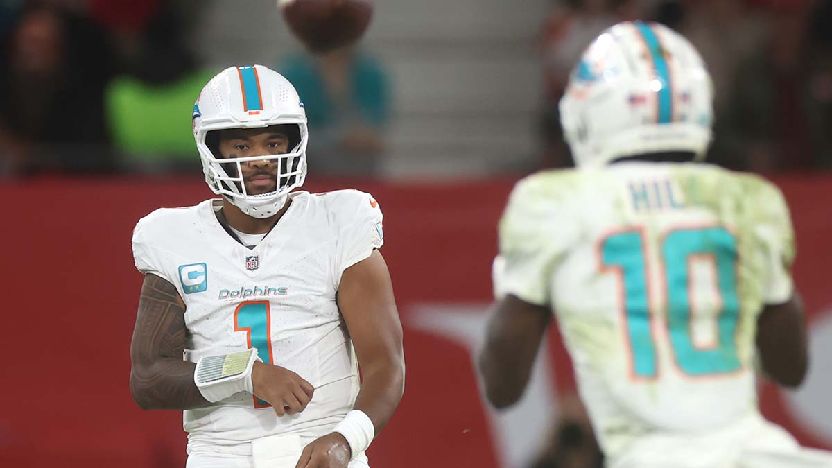 Raiders vs. Dolphins Odds: Opening Week 11 Spread, Total article feature image