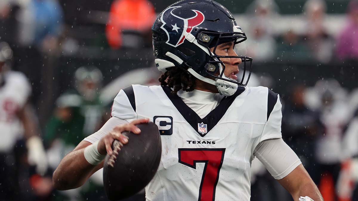 Texans vs. Colts Odds, Week 18 Spread, Total article feature image