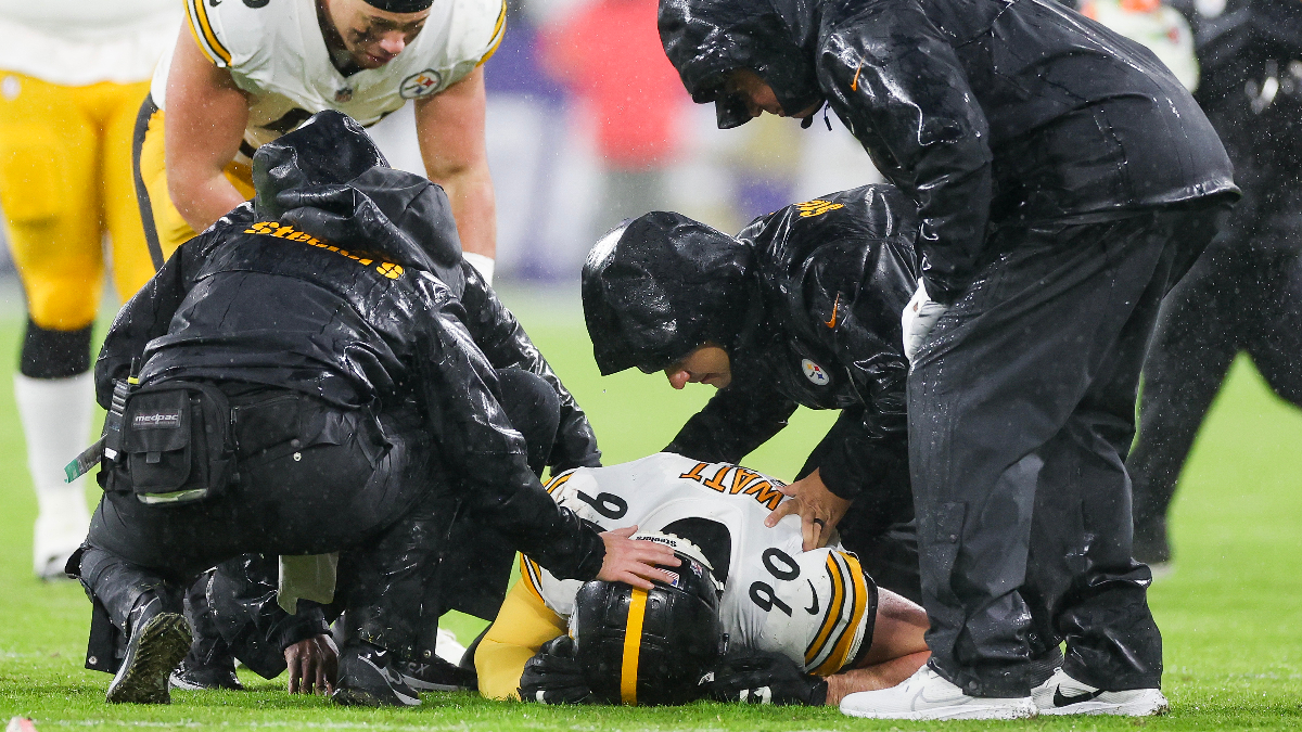 TJ Watt Suffers Grade 3 MCL Sprain vs. Ravens  Image